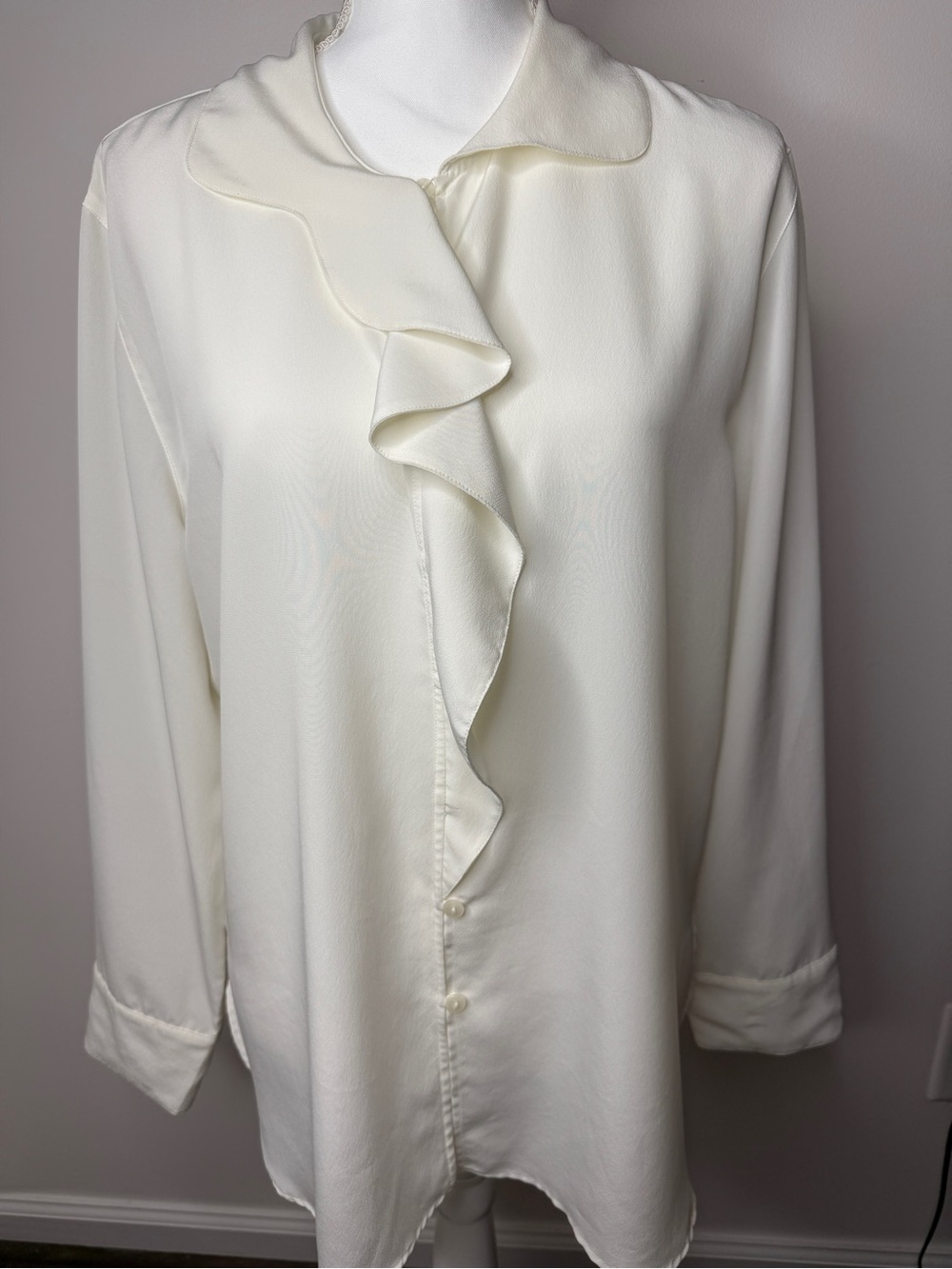 Liz Claiborne Cream Ruffle Front Blouse